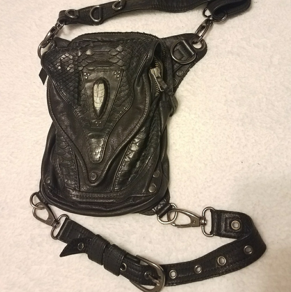 *SOLD* Jungle Tribe 'Predator' - leather hip bag - Picture 3 of 7